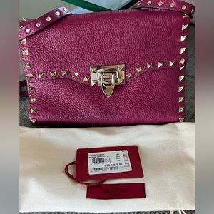 Valentino Rockstud Authentic, Medium Leather bag, unopened, cherry red, NEW